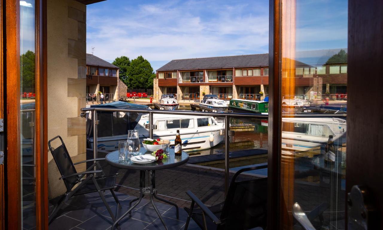 Tewitfield Marina Apartment Carnforth Exterior photo